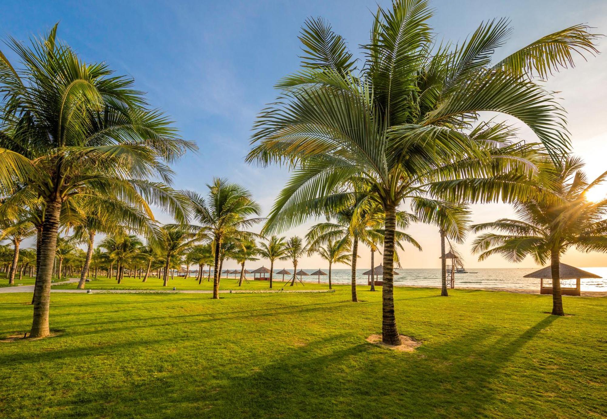 Wyndham Grand Phu Quoc Hotel Exterior photo